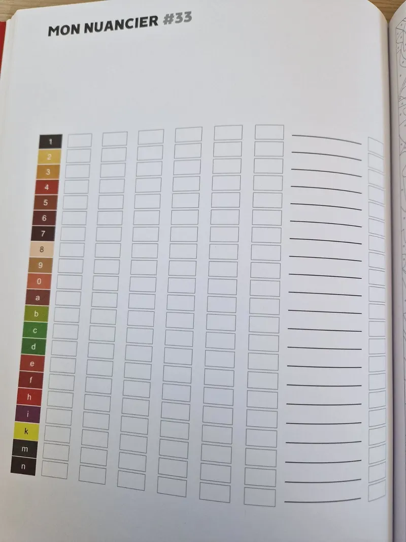 Nuancier de test du livre Coloriages Mystères Disney Le Roi Lion, avec plusieurs cases vierges par code couleur